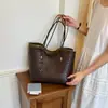 Diseño único, bolso elegante y moderno, nuevo bolso tote de mujer con textura, bolso de hombro tejido de gran capacidad para el día a día