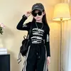 Conjunto de Outono para Meninas 2026 Novo Estilo: Conjunto de Duas Peças: Blusa de Manga Longa e Calça Cargo da Moda para Crianças Mais Velhas