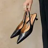 Primeiro Encontro: Sandálias Fechadas Minimalistas Profissionais Sexy com Salto Agulha Médio e Boca Rasa para Mulheres