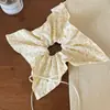 Lenço Quadrado Elegante e Sofisticado com Design Floral Fresco, Elástico para Rabo de Cavalo, Corda de Cabelo de Alta Qualidade Estilo Coreano com Fita de Laço