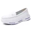 En Stock Zapatos de Enfermera para Mujer Otoño Suela Blanda Transpirables Antideslizantes a Prueba de Olores Zapatos de Trabajo Médicos Ligeros Modernos Venta al por Mayor Transfronteriza