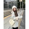 Chaqueta de Gamuza con Capucha Integrada de Piel para Mujer, Nuevo Estilo Invierno 2026, Forrada de Polar y Engrosada, Prenda Superior de Manga Larga de Longitud Media