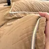Novo conjunto de cama de quatro peças de veludo de leite espesso, quente e em relevo de alta qualidade, conjunto de três peças de lençol e capa de edredom de inverno de luxo leve