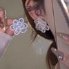 No puedo ocultarlo ~ ligeros pendientes de perlas de camelia retro francesas de lujo en pendientes de temperamento fresco de nicho