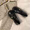 Novos Mocassins Estilo Britânico de Primavera com Moedas Douradas, Saltos Grossos, Solas Macias, Solas Grossas, Sapatos Pequenos de Couro para Mulheres