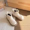 Botas de Moda de Cuero para Niñas 2026 Otoño Nuevo Estilo Botines Cortos de Caña Baja para Niñas Moda Lazo Botas Martin Cálidas con Felpa