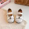 Sapatos de Princesa com Bolinhas Estilo Coreano para Meninas Novos Sapatos Individuais Infantis Sola Macia Bebê Recém-nascido Criança Pequena Versáteis Mocassins