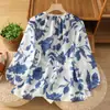 Camisa de Encaje Azul Estampada con Cordones y Cuello en V con Perlas para Mujer Verano Nuevo Top Delgado de Lino Elegante con Protección Solar