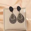 Pendientes Retro Europeos y Americanos Negros con Flor Hueca para Mujer, Pendientes de Moda con Diseño de Gota de Agua, Personalidad Exagerada, Pendientes de Alta Gama