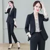 Jaqueta blazer elegante com estampa floral de manga curta, calça de corte justo e um conjunto de terno profissional de três peças para primavera e outono