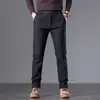 Pantalones Casuales Gruesos Forrados de Polar para Hombre Otoño e Invierno 2026, Pantalones Largos de Color Sólido Elásticos a la Moda para Hombres de Negocios