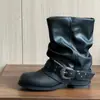 YEYE Botas Curtas Femininas Estilo Retro Cor Desgastada Lavada com Corrente Fivela de Rebite Outono Inicial Novo Estilo Arredondado Salto Bloco Amassado Botas de Cavaleiro Martin