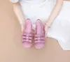 Sandálias Femininas Respiráveis, Sandálias Versáteis com Tiras de Velcro, Sandálias Baixas para Mães e Enfermeiras, Chinelos de Solado Macio para Uso Doméstico e Externo