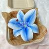 Simulación de pequeña cabeza de flor de lirio, película de impresión 3D, simulación de flor de lirio, caja de regalo DIY, horquilla, tocado, zapatos, flor al por mayor