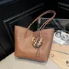 Bolsa de Ombro Grande Capacidade Estilo Europeu e Americano com Acessórios da Moda, Nova Moda 2025 Bolsa de Mão Simples para Ombro/Axila para Mulheres