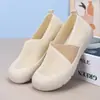 Novidade de Verão Estilo Antigo Sapatos de Pano de Pequim para Mulheres, Sapatos de Malha com Design Vazado, Respiráveis, Leves, Sapatos para Mãe com Solas Macias, Sapatos Casuais Antiderrapantes