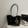 Bolso retro casual para mujer, nuevo popular de otoño 2026, elegante bolso de hombro texturizado, bolso tote de gran capacidad