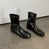 Botas simples e finas da moda estilo britânico de 1,2 cm outono e inverno 2026 novas botas curtas sem cadarço de bico redondo para mulheres