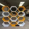 Vitrina de Panal Combinación Irregular Soporte Creativo para Exhibición de Bolsas de Zapatos Colocación Madera Pintura para Hornear Estante de Almacenamiento Hexagonal