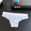 Roupa íntima masculina sem costura sexy de seda gelada, cueca de cintura baixa, estilo fino respirável com suporte U-convexo, shorts modernos para homens jovens, tamanho grande
