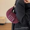 Diseño de nicho moderno de gamuza portátil pequeña para mujer 2023 nuevo estilo de moda popular bolsa moldeadora bolsa cruzada estilo occidental