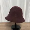 Sombrero de pescador de punto de color liso estilo coreano para mujer, estilo japonés, simple y cálido para otoño e invierno, hace que la cara se vea más pequeña, sombrero tipo cubo de moda de doble cara