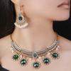Moda retro Medio Oriente famoso estilo étnico flash Diamante flor pequeña personalidad temperamento collar pendientes traje de joyería Margarita
