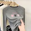 Camiseta de manga larga de forro polar para niña, nuevo estilo otoño e invierno 2026, ropa interior para niños, camiseta base cepillada, moderna