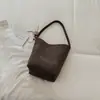 Bolso Cubo Vintage de Gran Capacidad para Mujer 2026 Invierno Nuevo Tendencia Nicho Casual Bolso de Hombro Textura Tejida Bolso Tote