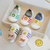 Sapatos para Bebês e Crianças Pequenas para Primavera e Verão, Meias Finas Antiderrapantes de Solado Macio para Crianças, Sapatos Leves de Malha Fly para Meninas e Meninos