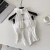 Top de Tirantes Calados de Malla con Parches de Encaje y Lazo Sexy de Lujo Ligero para Mujer, Estilo Chica Caliente de Deseo Puro, Ajuste Delgado, Top Exterior Favorecedor