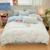 HelloKitty Kulomi Algodón Lavado Juego de Cuatro Piezas Sanrio Sábana Lijada Funda de Edredón Juego de Tres Piezas para Estudiantes