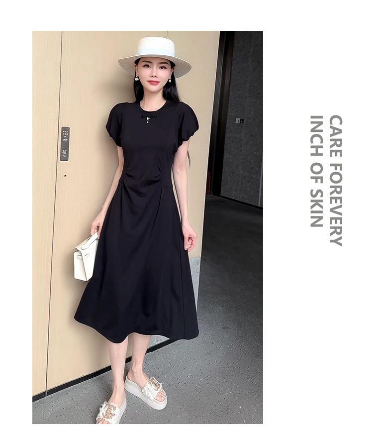 跨境淘货源分销2024春夏秋季裙子新款，街头潮流减龄小个子爆款欧货网红款，运动休闲运动气质休闲时尚流行新款春夏秋装，春夏秋装女装时尚套装女装春夏秋季套装女套装女女士运动服裙子单件连衣裙淑女风格女装时尚裙子盐系休闲女装2024百搭设计感小众洋气阿里国际站跨境采购Cross-border, online source, distribution 2024 spring and summer autumn, skirts, new styles, street trends, age reduction, small, explosive, European goods, network red, sports, leisure sports, temperament leisure, fashion popular, new spring and summer autumn clothing, spring and summer autumn women's clothing, fashion, suit women's clothing, suit women, women's sportswear, skirt single, dress, lady style, Women's fashion skirt, salt department, casual women's dress, 2024, everything, design sense, niche, foreign style, Ali International Station, cross-border procurement