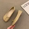 Sapatos baixos, com separação nos dedos, sapatos Mary Jane de nicho, sapatilhas femininas de bico fino, nova coleção outono 2026, sapatos em forma de ferradura
