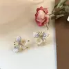Brinco de Tarraxa Borboleta Cristal Azul Degradê Design Francês Elegante Doce Fresco Flor de Concha Moda Versátil