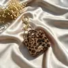 Pingente de Mini Bolsa Quadrada com Estampa de Leopardo de Pelúcia Estilo Ins Transfronteiriço, Capa de Fone de Ouvido de Alta Qualidade, Chaveiro, Acessório de Bolsa