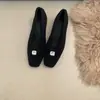 Sapatos Mary Jane estilo francês de tweed de lã 2026, sapatos de inverno simples forrados com pelúcia, bico quadrado, versáteis para o trabalho, mocassins