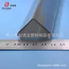 Abajur de Haste Acrílica Triangular, Camada Externa Coextrudida Bicolor, Cinza, Camada Interna, Transparente, Anti-UV, Resistência ao Amarelamento, Alta Transmitância de Luz