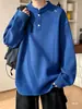 Patrón de escamas de dragón, sudadera con cuello Henley, sudadera bordada para hombre de otoño, corte holgado, capa interior retro, estilo streetwear americano, sin capucha, polo