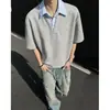Camiseta Manga Curta com Gola de Camisa Falsa Duas Peças da Marca da Moda para Homens, Estilo Verão com Gola Polo, Roupa Masculina Fresca e Solta de Meia Manga
