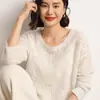 Suéter de Cashmere Liso Outono e Inverno Novo Feminino Gola Redonda Vazado Fashionável Solto Casual Versátil Tricô