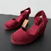 Sapatos Femininos de Palha com Salto Anabela Estilo Verão 2026, Alpargatas Femininas de Camurça com Cadarço, Sapatos Femininos Retro para Aumentar a Altura, Atacado para Exportação