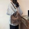 Bolsa Grande com Franjas Transfronteiriça Nova Bolsa Feminina Estilo Coreano Bolsa de Ombro Feminina Simples Popular Bolsa Transversal Simples