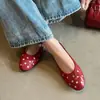 Sapatos Femininos Retro Franceses de Couro Genuíno com Boca Rasa, Novos Sapatos de Ballet Ponta Redonda de Solado Plano com Bolinhas para Primavera e Verão, Sapatos Pequenos de Couro Versáteis