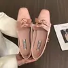 Zapatos de tacón grueso de punta cuadrada de satén rosa para mujer, Zapatos de noche elegantes estilo ballet francés con lazo, Primavera 2025