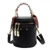 Bolsa Saco Fashion Bolsa Cilíndrica Moda Retrô 2025 Nova Tendência Versátil Bolsa de Mão Moda Ombro Transversal Pequena
