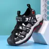 Sandalias infantiles de suela blanda para niños mayores, nuevo modelo de verano, antideslizantes y resistentes a impactos, sandalias cerradas para niños, zapatos de playa duraderos, transfronterizo
