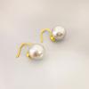 Pendientes de gancho pequeños y sencillos de moda nueva japonesa y coreana, chapados en cobre dorado con incrustaciones de oro, color oro champán Shijia, perla brillante