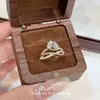 Anillos apilables de diamante en forma de gota de agua a la moda con un toque de alta gama, anillos versátiles para parejas, exquisitos y versátiles, anillos únicos y hermosos para mujer