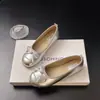 Sapatos Slip-On Retrô Franceses para Mulheres Novo Estilo Primavera e Outono 2026 Sapatos Mary Jane de Boca Rasa Inspirados na Chanel Versáteis que Combinam com Saias